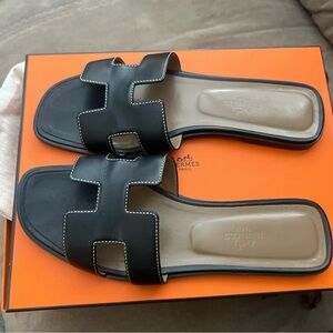 Black Hermes Sandal